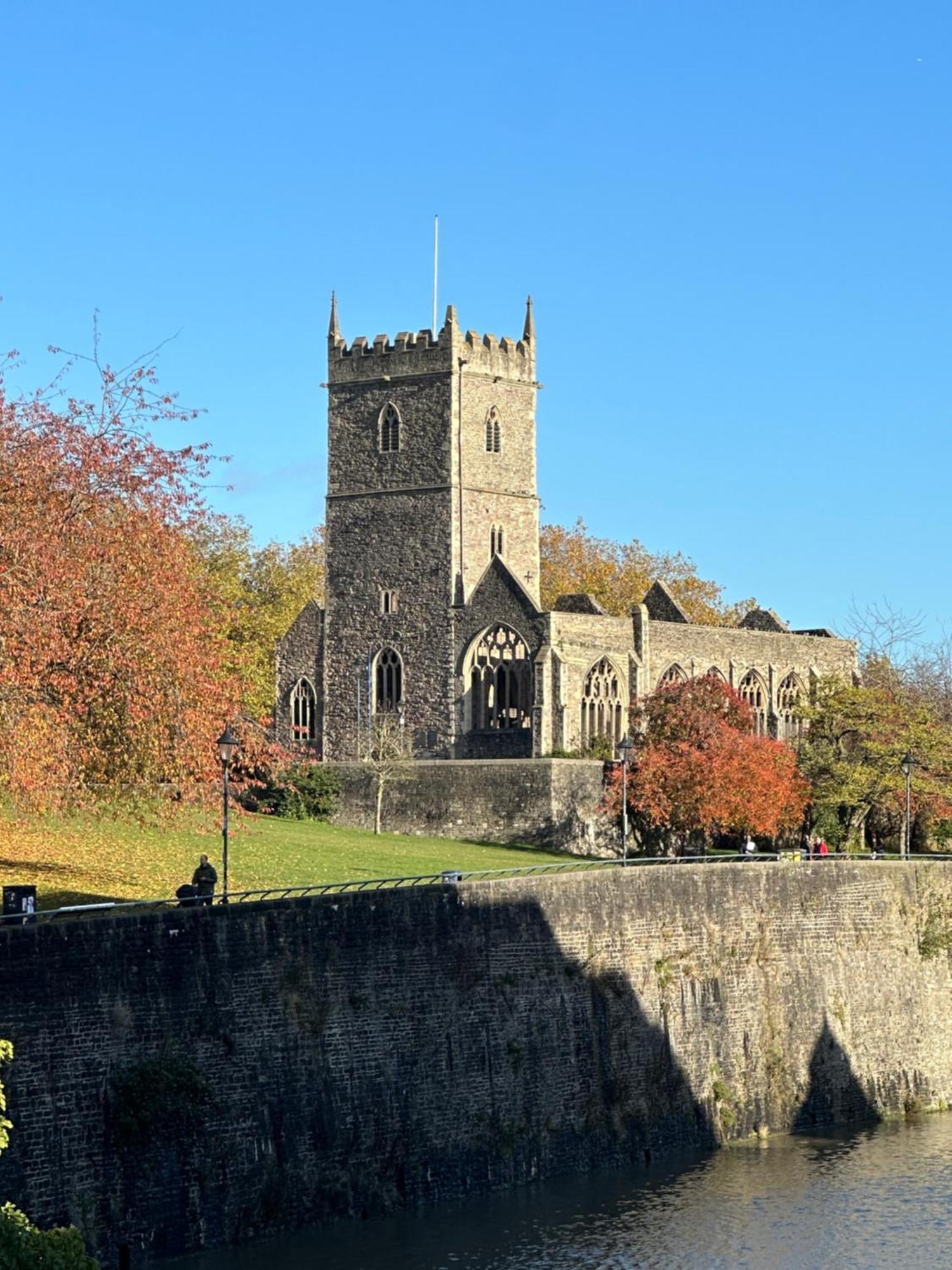 Comfortable Centre For Contractors And Couples - Centre Bristol